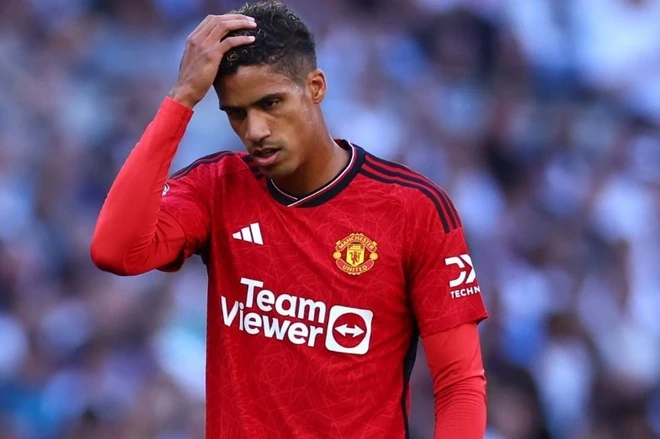 Varane, Evans nghỉ d&agrave;i, MU thủng nghi&ecirc;m trọng h&agrave;ng thủ - Ảnh 1