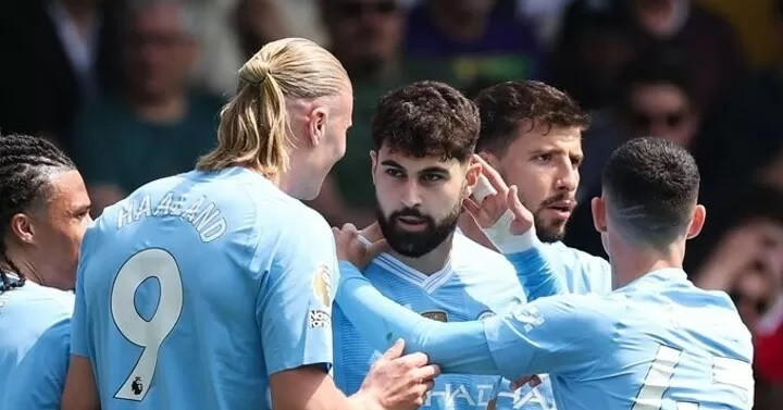 Kịch bản đi&ecirc;n rồ ở cuộc đua v&ocirc; địch giữa Man City v&agrave; Arsenal - Ảnh 1