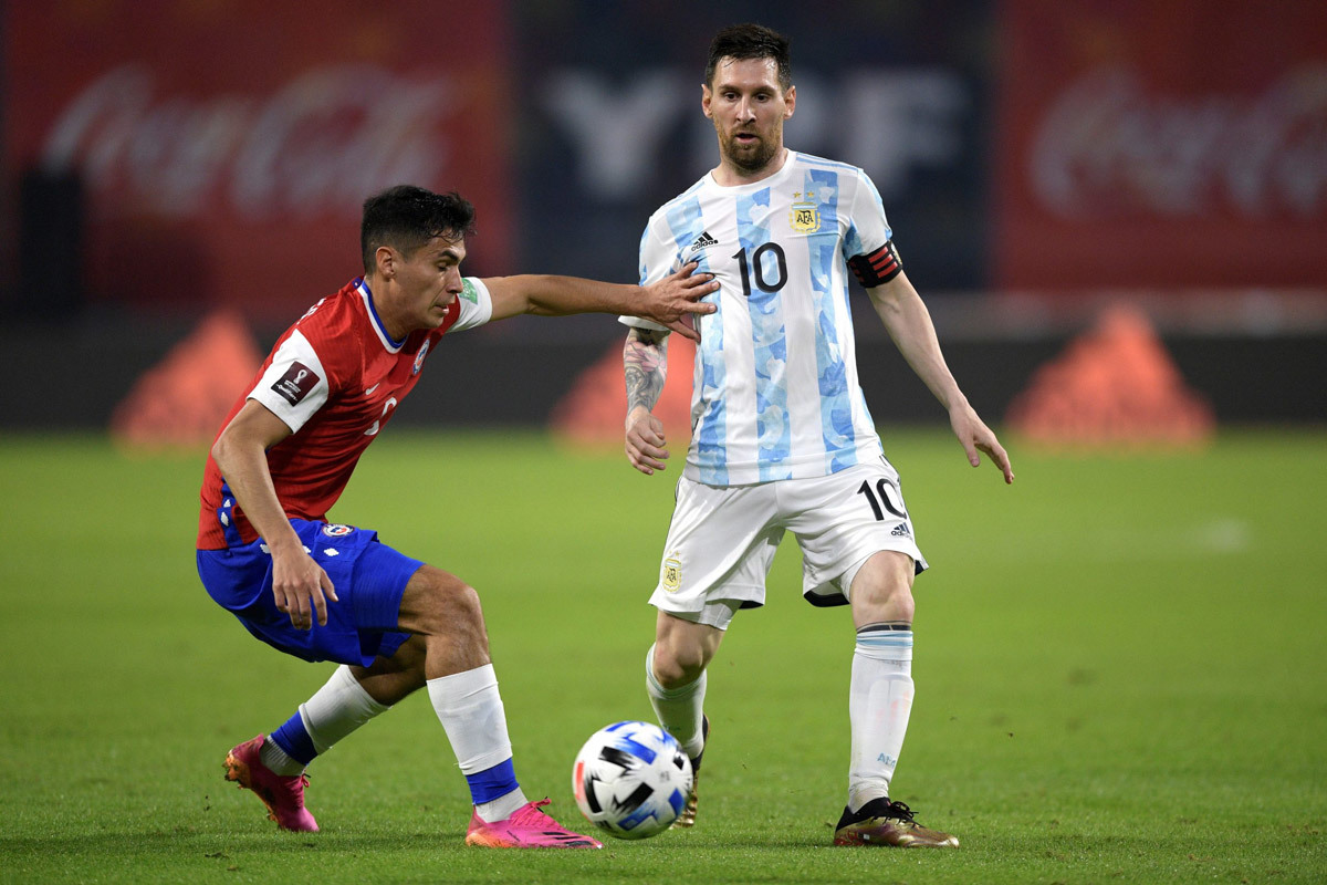 Chuy&ecirc;n gia dự đo&aacute;n Chile vs Argentina, 8h00 ng&agrave;y 26/6 - Ảnh 1