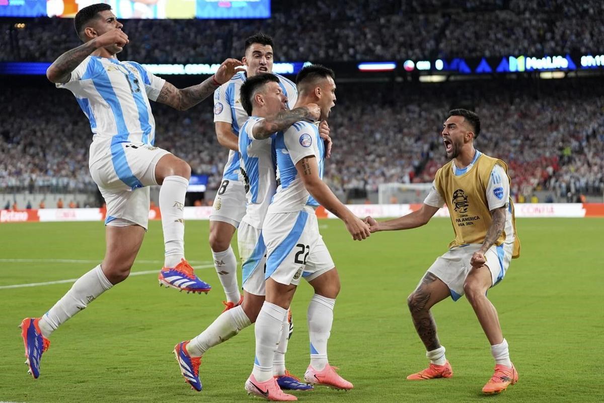 Argentina sớm gi&agrave;nh v&eacute; v&agrave;o tứ kết Copa America - Ảnh 1