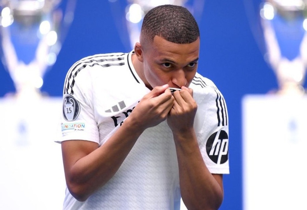 Danh s&aacute;ch top 10 cầu thủ vĩ đại nhất thế kỷ 21 g&acirc;y tranh c&atilde;i - Ảnh 1