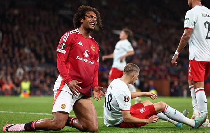 Ten Hag chỉ c&ograve;n 3 trận cứu v&atilde;n tương lai ở MU - Ảnh 1