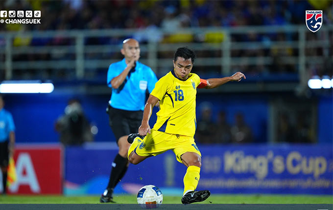 Đội tuyển Việt Nam tụt 3 bậc, bị Th&aacute;i Lan ng&agrave;y c&agrave;ng bỏ xa - Ảnh 1