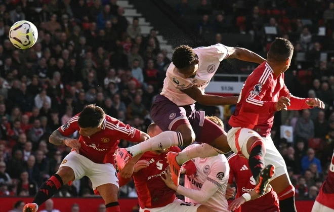 Đ&aacute;nh bại Brentford, MU chấm dứt chuỗi trận buồn tủi - Ảnh 1