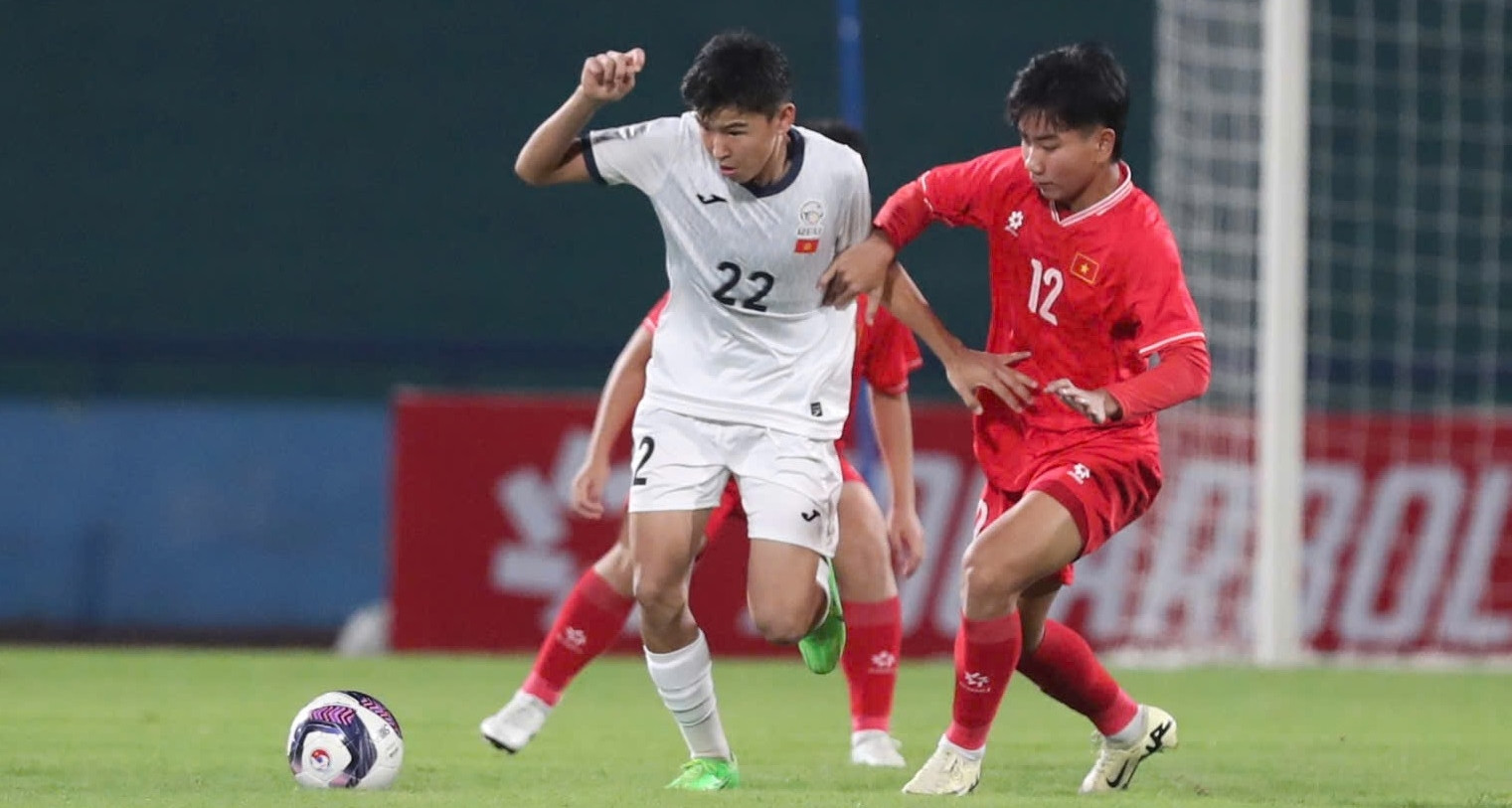 Tấn c&ocirc;ng &aacute;p đảo, U17 Việt Nam chia điểm đ&aacute;ng tiếc trước Kyrgyzstan - Ảnh 1