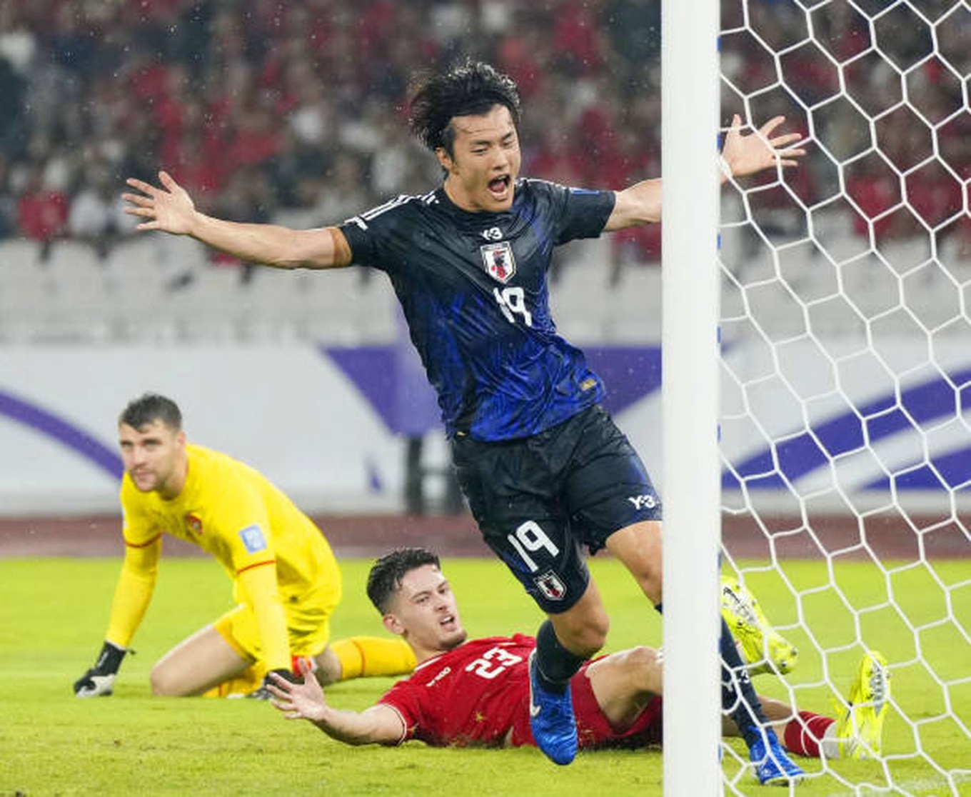 Thua thảm Nhật Bản, Indonesia ch&ocirc;n ch&acirc;n ở vị tr&iacute; cuối bảng - Ảnh 1