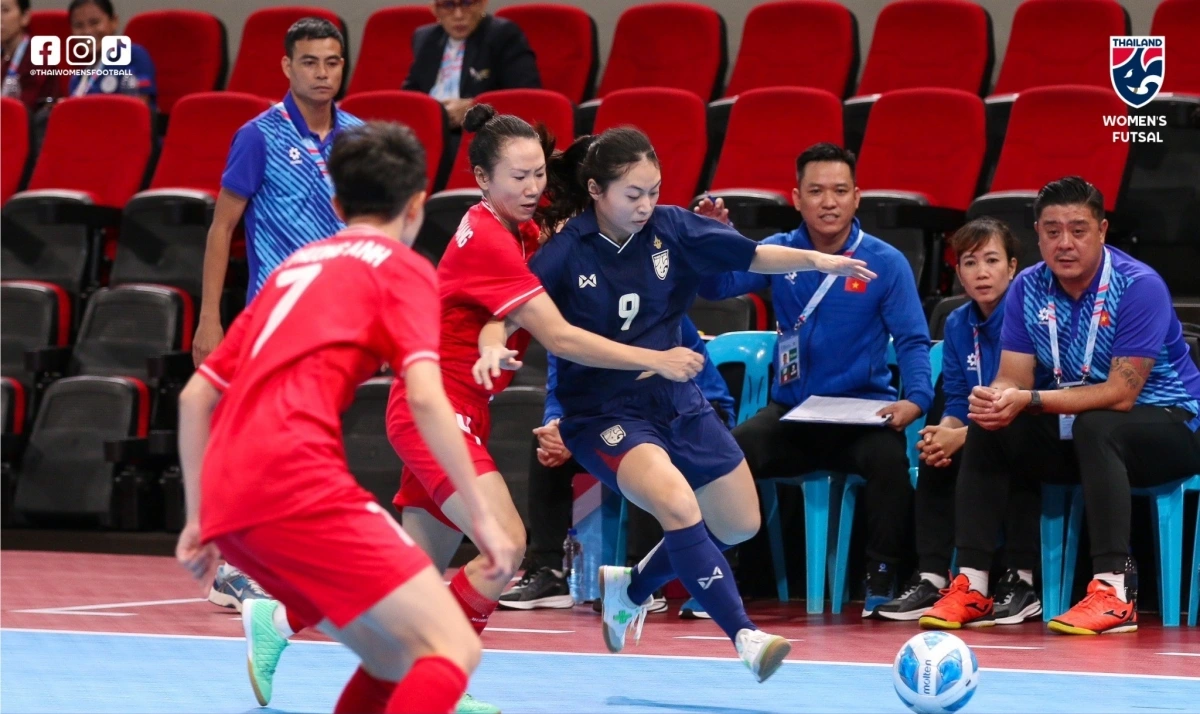 Xuất sắc đ&aacute;nh bại Th&aacute;i Lan, tuyển futsal nữ Việt Nam v&ocirc; địch Đ&ocirc;ng Nam &Aacute; - Ảnh 1