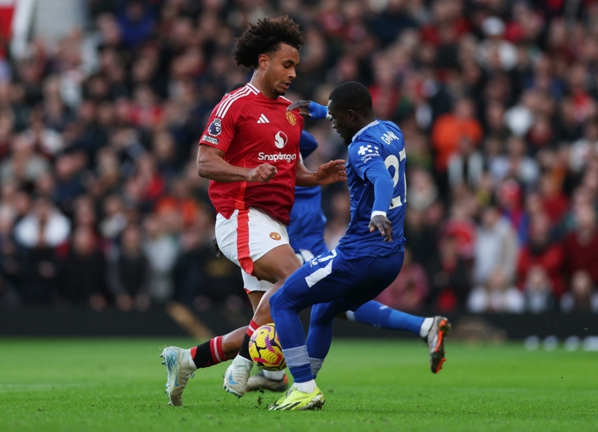 Rashford, Zirkzee c&ugrave;ng lập c&uacute; đ&uacute;p, MU thắng đậm Everton - Ảnh 1