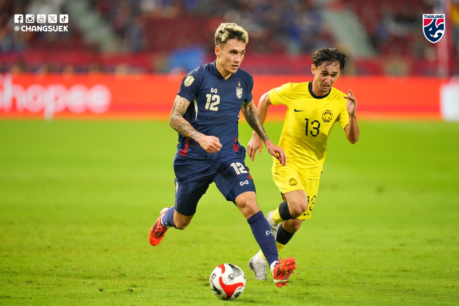 Th&aacute;i Lan rộng cửa đi tiếp ở AFF Cup sau chiến thắng Malaysia - Ảnh 1