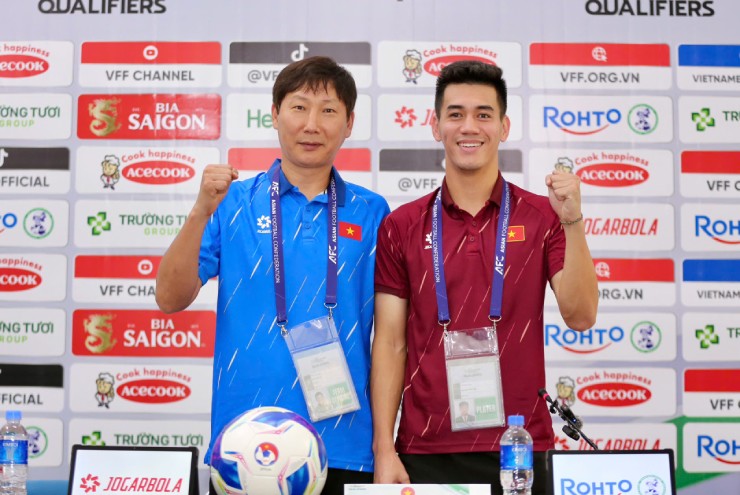 HLV Kim Sang Sik: &lsquo;T&ocirc;i hy vọng tuyển Việt Nam ghi nhiều b&agrave;n&rsquo; - Ảnh 1