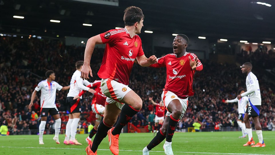 HLV Ruben Amorim tiết lộ l&yacute; do gi&uacute;p MU chiến thắng đi&ecirc;n rồ - Ảnh 1