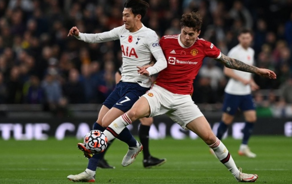 D&igrave;u nhau xuống vực, MU hoặc Tottenham sẽ l&agrave; nh&agrave; v&ocirc; địch c&uacute;p ch&acirc;u &Acirc;u tệ nhất? - Ảnh 1