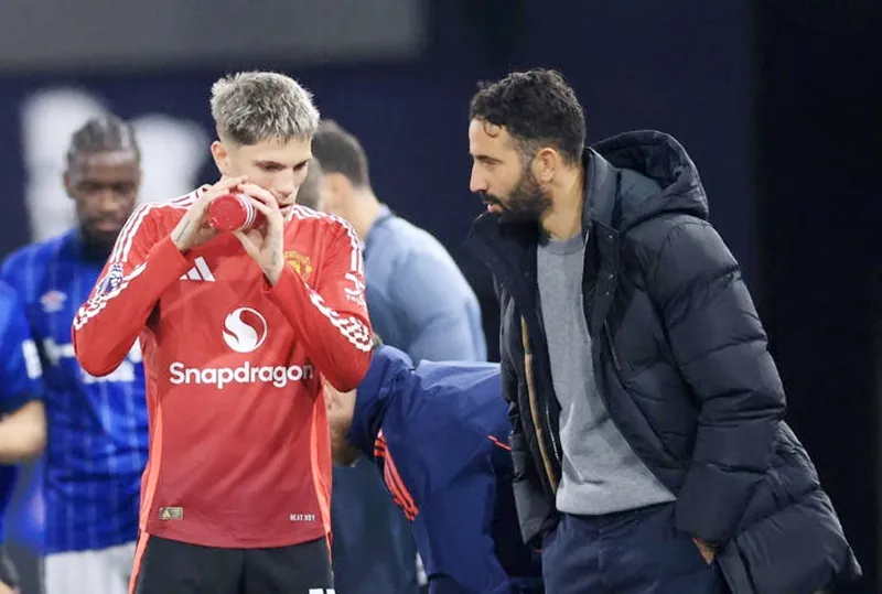 HLV Amorim đuổi cổ Garnacho ở MU - Ảnh 1