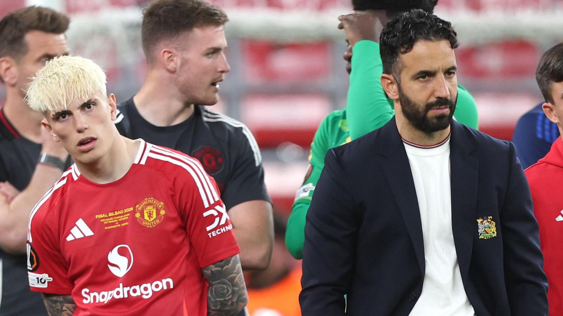 HLV Amorim đuổi cổ Garnacho trước mặt cả đội MU - Ảnh 1