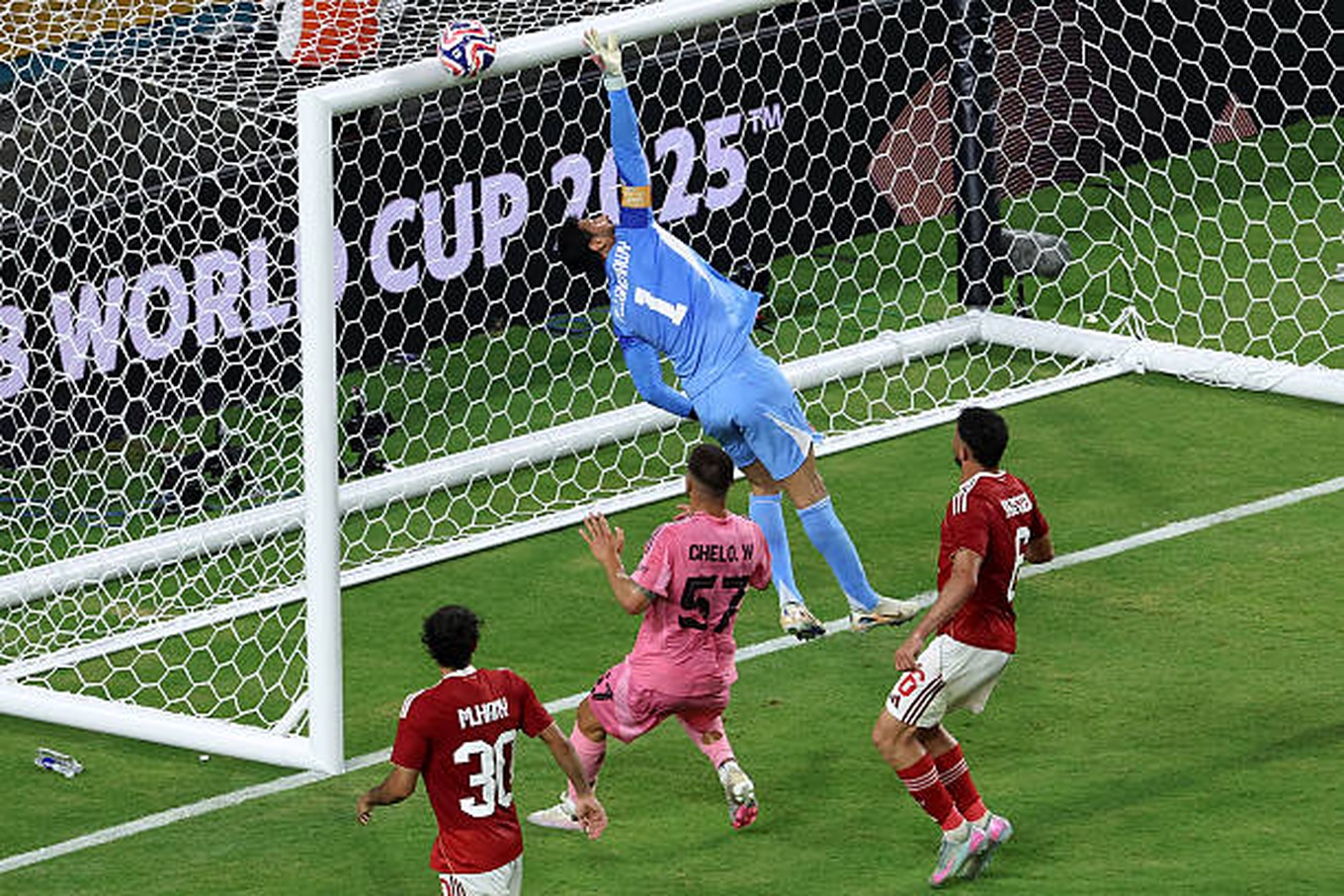 Messi 2 lần s&uacute;t tr&uacute;ng khung gỗ, Inter Miami bị cầm h&ograve;a ở khai mạc FIFA Club World Cup - Ảnh 1