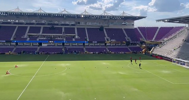 Chỉ c&oacute; gần 600 kh&aacute;n giả, trận đấu ở FIFA Club World Cup bị coi l&agrave; thảm họa - Ảnh 1