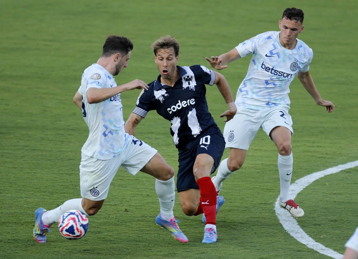 Sergio Ramos lập c&ocirc;ng, khiến HLV Inter ra mắt k&eacute;m vui - Ảnh 1