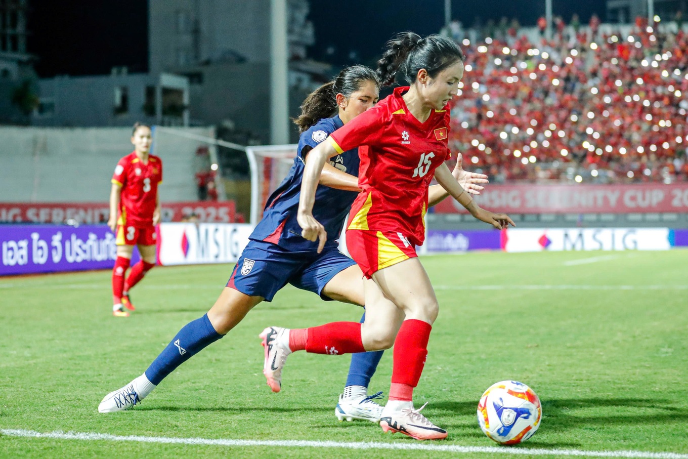 Đ&aacute;nh bại Th&aacute;i Lan, tuyển nữ Việt Nam gi&agrave;nh ng&ocirc;i đầu bảng - Ảnh 1