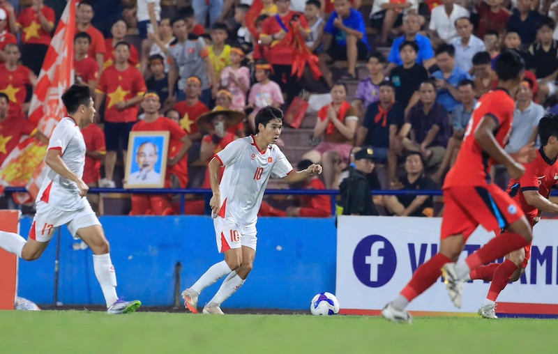 Đ&aacute;nh bại U23 Singapore, U23 Việt Nam chiếm lợi thế lớn - Ảnh 2