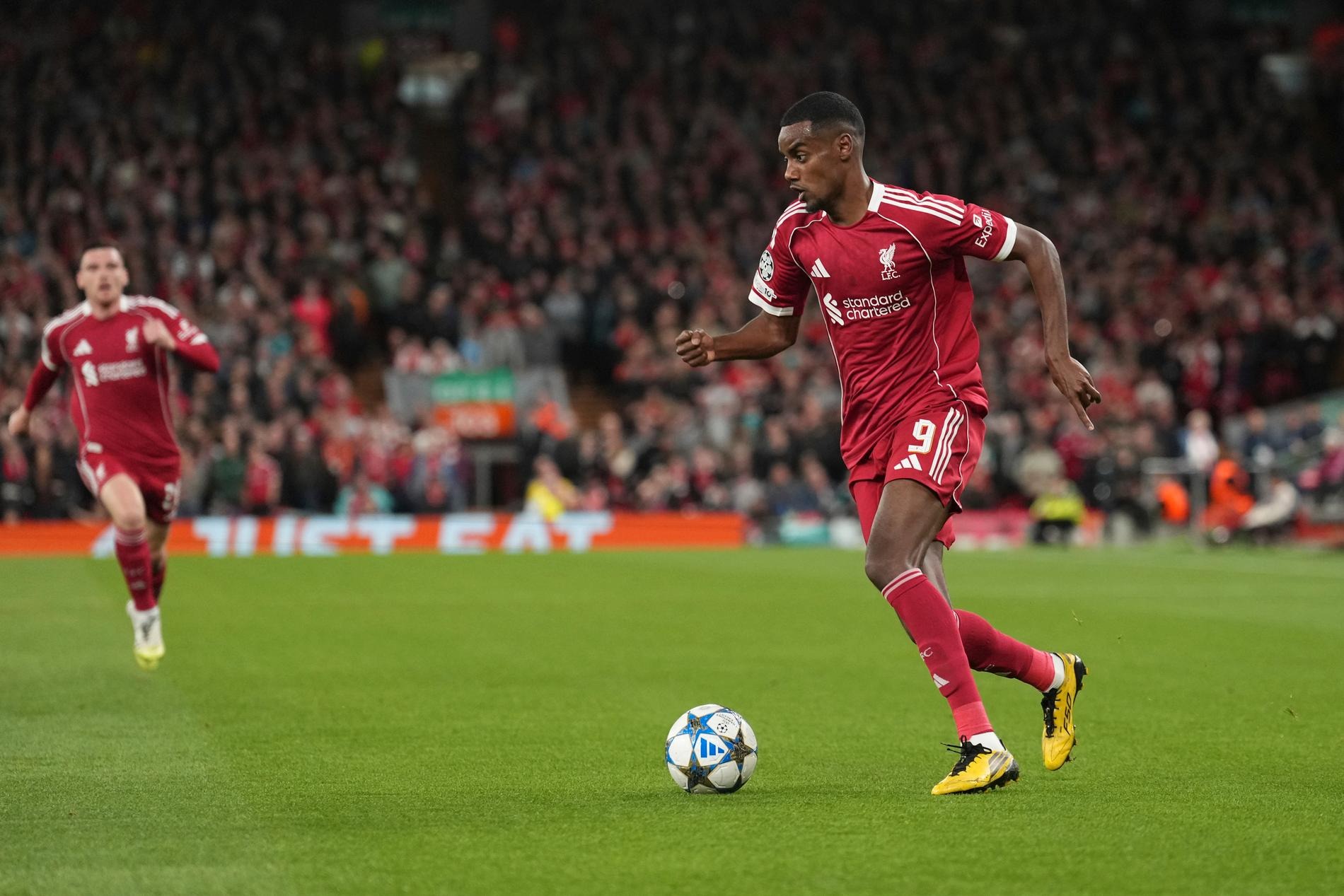 Alexander Isak thi đấu như thế n&agrave;o trong trận ra mắt Liverpool? - Ảnh 1