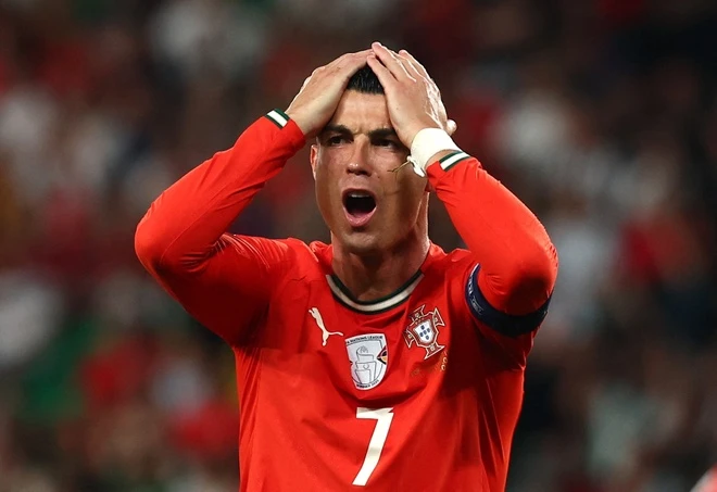 Ronaldo lỡ cơ hội đi v&agrave;o lịch sử sau trận đấu thất vọng - Ảnh 1