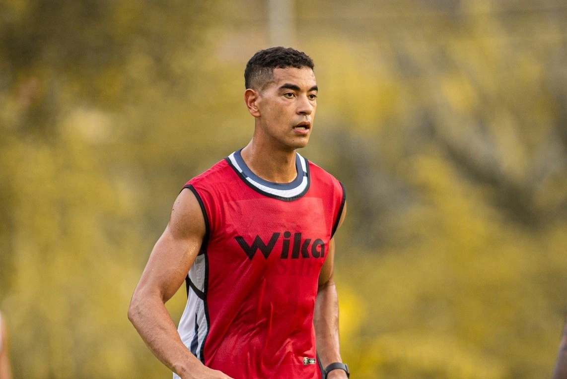 Trung vệ th&eacute;p Gustavo ch&iacute;nh thức c&oacute; quốc tịch, sẵn s&agrave;ng l&ecirc;n tuyển Việt Nam - Ảnh 1