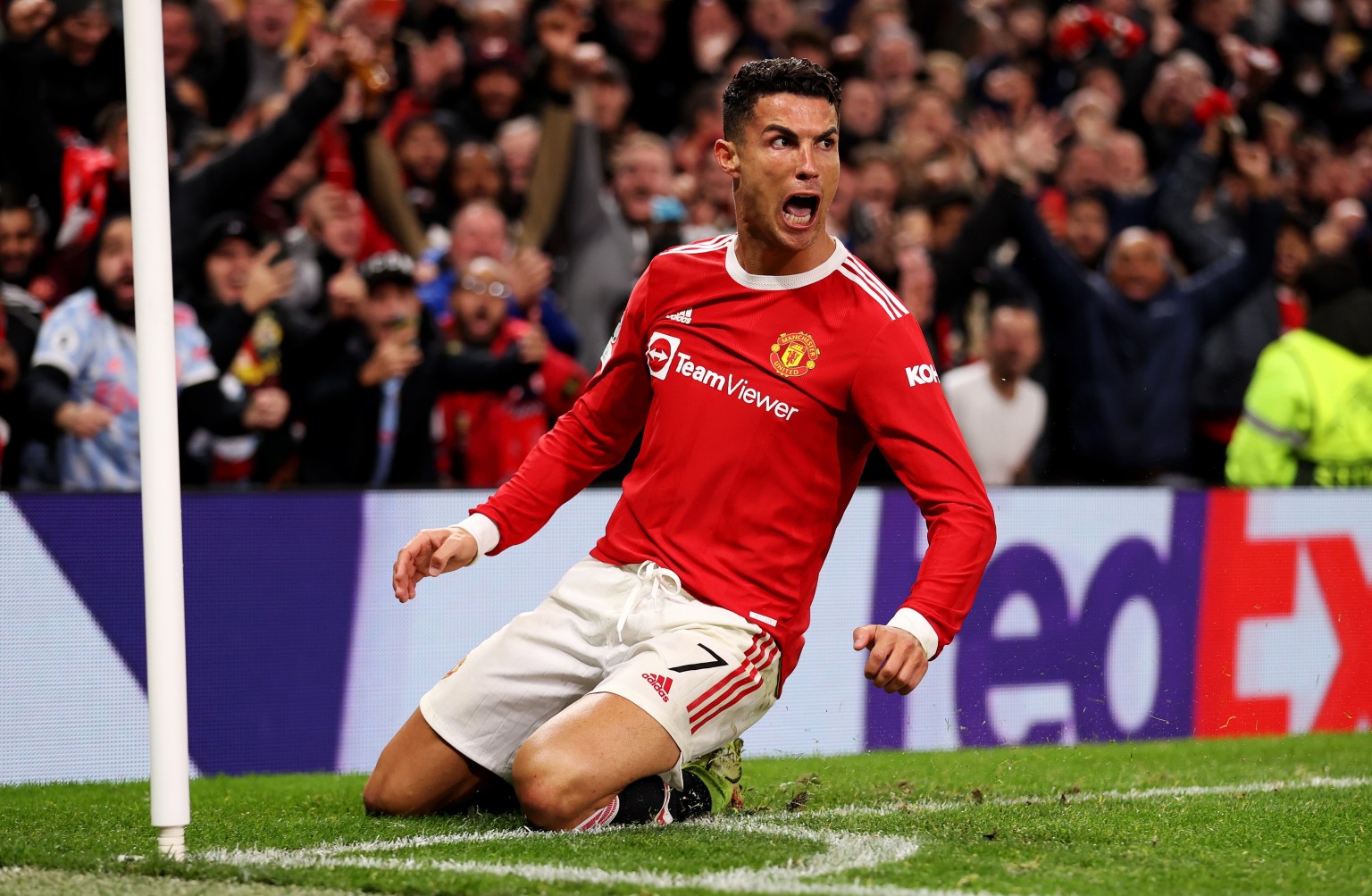 Ronaldo &uacute;p mở khả năng trở lại ch&acirc;u &Acirc;u, quyết chinh phục mốc 1.000 b&agrave;n - Ảnh 1