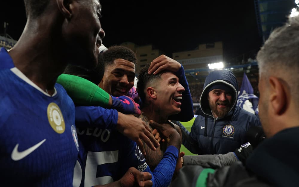 HLV Liam Rosenior đi v&agrave;o lịch sử Chelsea sau m&agrave;n ngược d&ograve;ng kh&oacute; tin - Ảnh 1