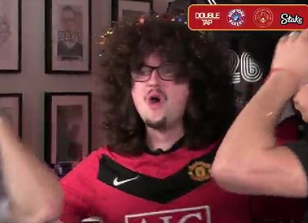 Phản ứng của CĐV &lsquo;thề kh&ocirc;ng cắt t&oacute;c&rsquo; khi MU đứt chuỗi thắng - Ảnh 1