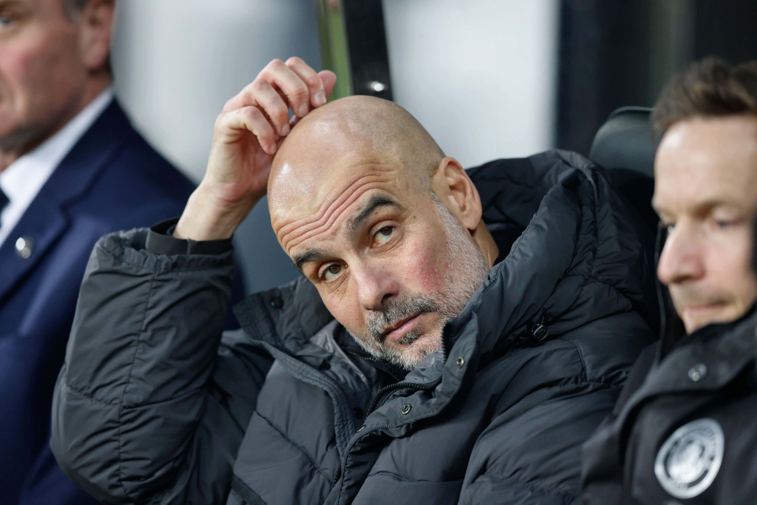 Pep Guardiola đối mặt &aacute;n treo quyền chỉ đạo trong 2 trận - Ảnh 1