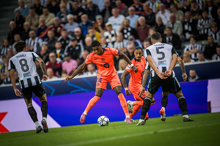 Siêu máy tính dự đoán Newcastle vs Barca, 03h00 ngày 11/3 - Ảnh 4