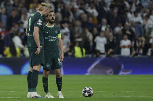 Pep Guardiola thừa nhận Man City c&oacute; thể đầu h&agrave;ng trước Arsenal - Ảnh 1