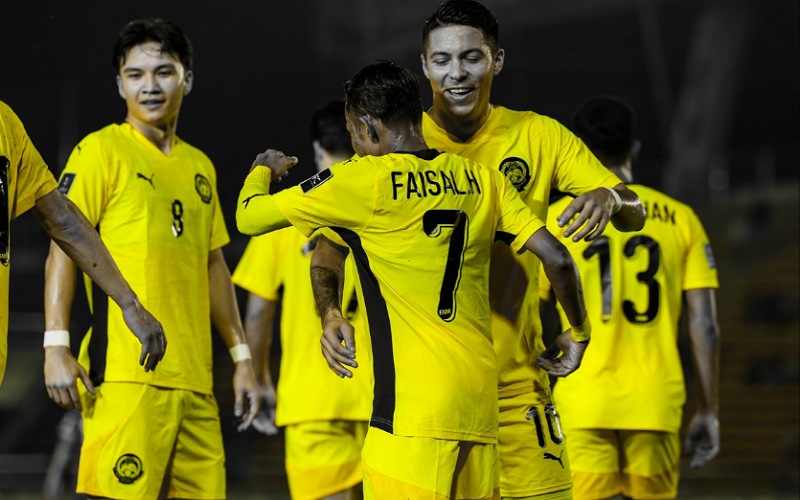 Malaysia sang Th&aacute;i Lan tập huấn trước ng&agrave;y đấu tuyển Việt Nam - Ảnh 1