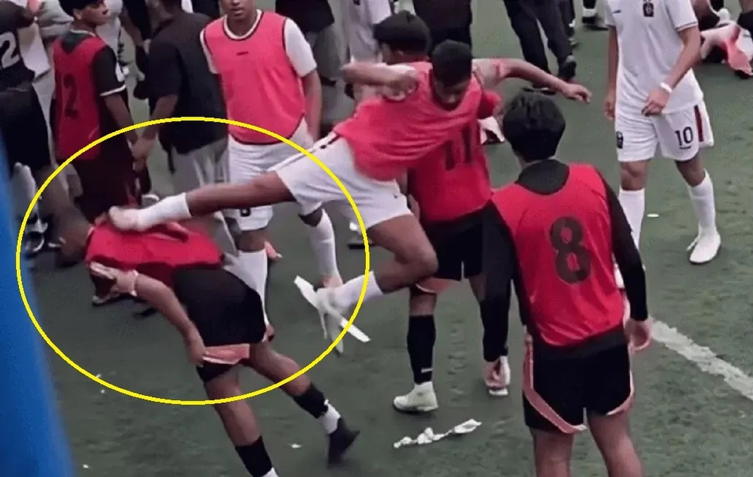 Ng&ocirc;i sao trẻ Indonesia g&acirc;y sốc với c&uacute; Kungfu triệt hạ đối thủ - Ảnh 1