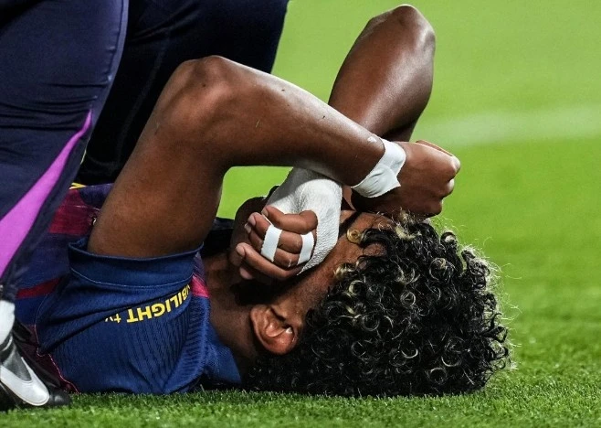 Lamine Yamal nghỉ thi đấu hết m&ugrave;a giải - Ảnh 1