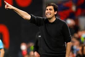 Andoni Iraola cạnh tranh &lsquo;ghế n&oacute;ng&rsquo; của MU c&ugrave;ng HLV Carrick - Ảnh 1