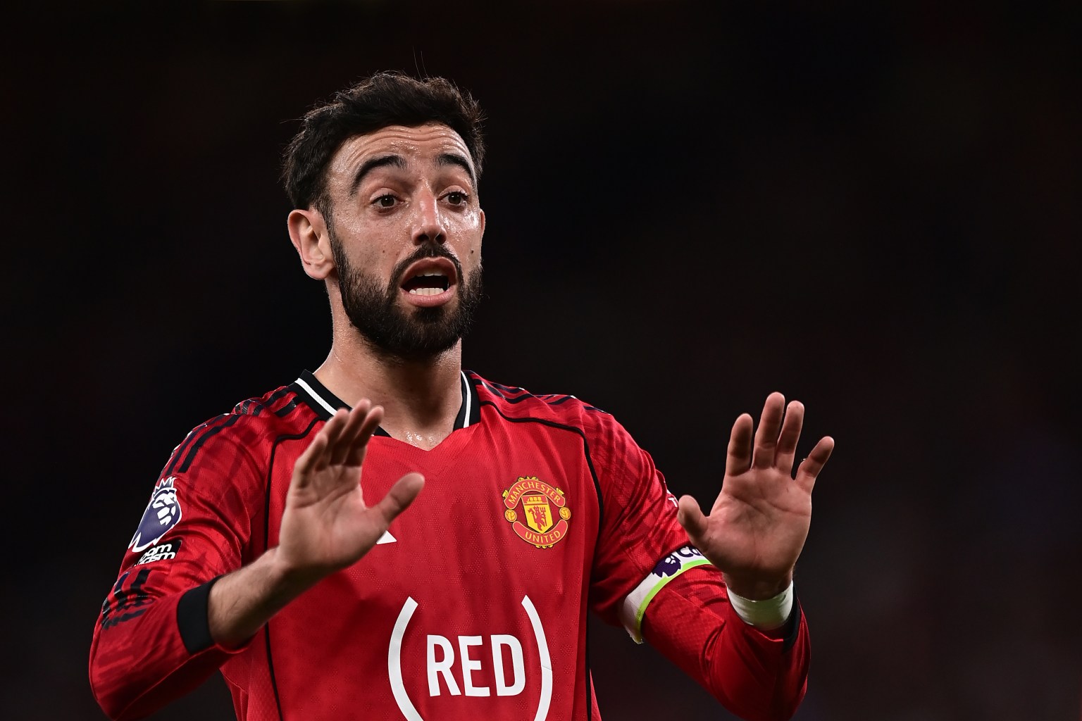 HLV Carrick l&ecirc;n tiếng về tương lai của Bruno Fernandes ở MU - Ảnh 1