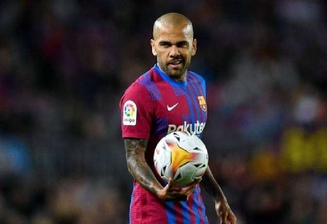 Barcelona ‘quay xe’, khôi phục tư cách huyền thoại cho Dani Alves
