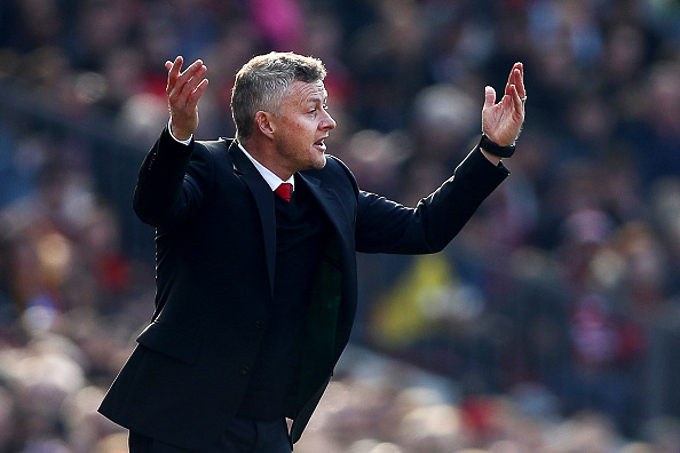 HLV Solskjaer v&iacute; ph&ograve;ng thay đồ của MU như... nh&agrave; tang lễ