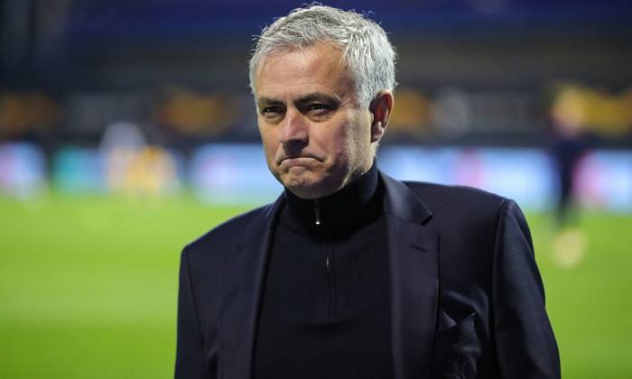 Jose Mourinho ph&agrave;n n&agrave;n về lịch thi đấu của Tottenham