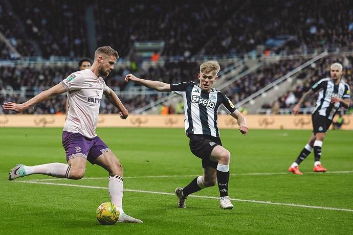 Siêu máy tính dự đoán Newcastle vs Brentford, 1h45 ngày 3/4