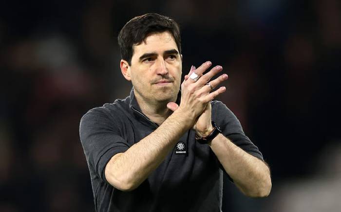 Andoni Iraola cạnh tranh ‘ghế nóng’ của MU cùng HLV Carrick