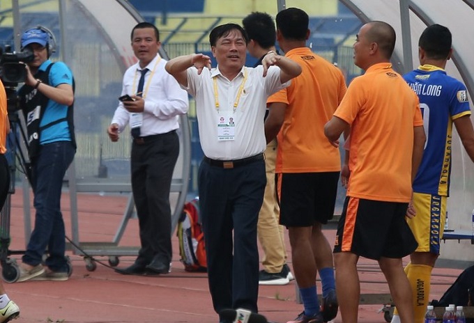 Bầu Đệ hé lộ mâu thuẫn khiến HLV Nguyễn Đức Thắng rời Thanh Hóa