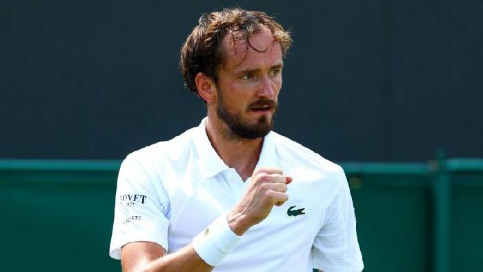 Medvedev thua sốc đối thủ hạng 64 thế giới ở vòng 1 Wimbledon 2025
