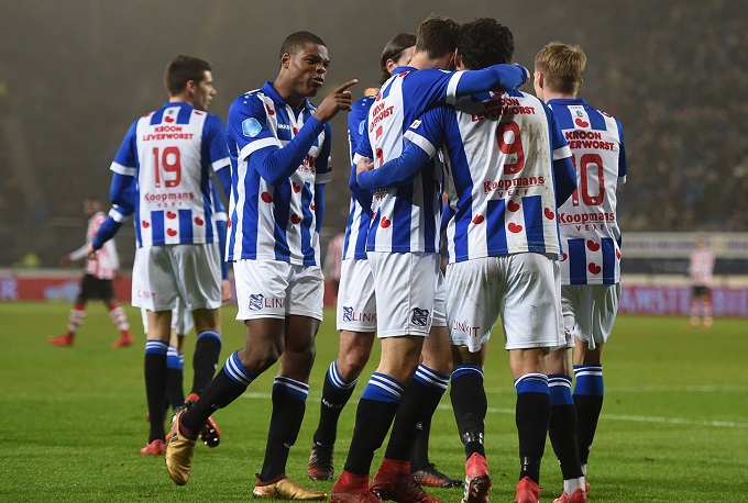 CLB của Văn Hậu - SC Heerenveen có thành tích đặc biệt gì trong quá khứ?