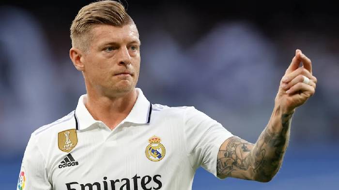 'Dị ứng' với cầu thủ qua Ả Rập, Kroos bất ngờ bênh vực Ronaldo