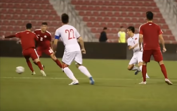 Video Quang Hải, Văn Đức lập siêu phẩm kiểu Tiki-Taka trận Việt Nam 4-2 Philippines