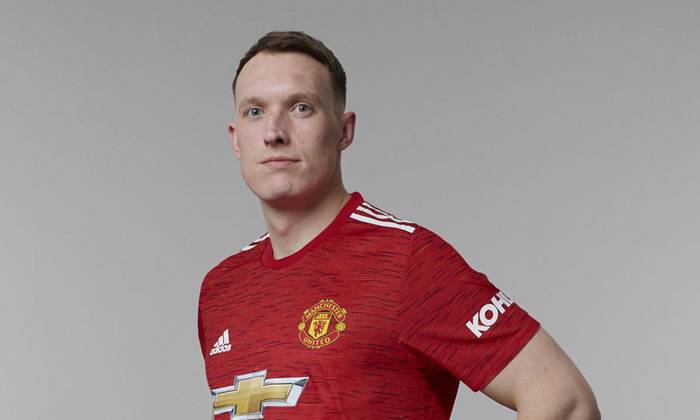 MU trao cơ hội l&agrave;m lại từ đầu cho Phil Jones