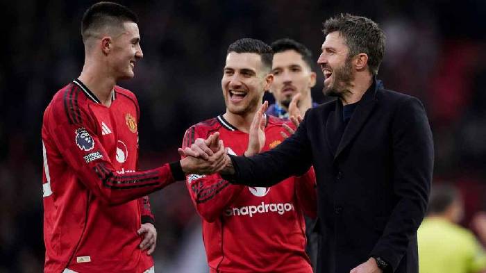 HLV Carrick đi vào lịch sử Ngoại hạng Anh khi toàn thắng 3 trận cùng MU