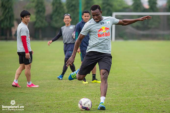 'Công Phượng ảo' ca ngợi HLV Kiatisak 